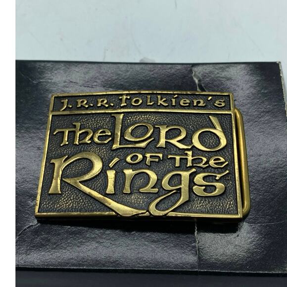 Vintage LOTR Brass Belt Buckle 1979
JRR Tolkien Lord of the‎ Rings original Box - Picture 3 of 3